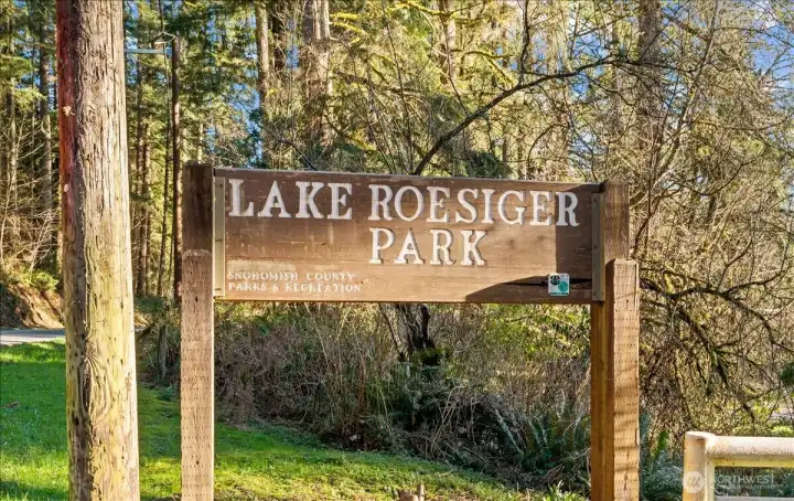 Lake Roesiger public park