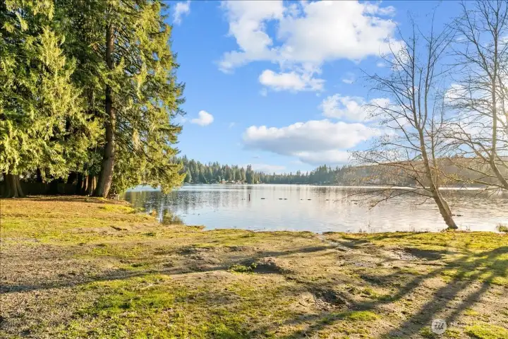 Lake Roesiger public park