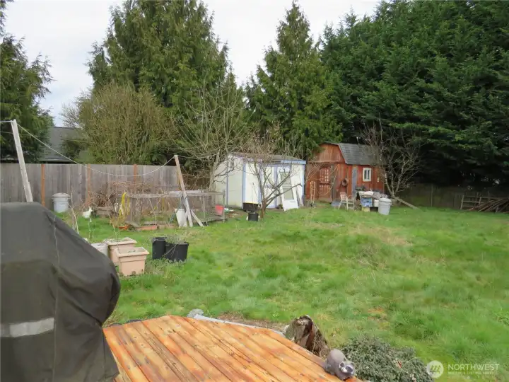also 2 storage sheds