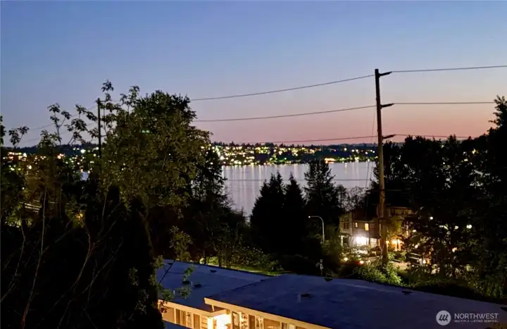 Lake Washington views and unforgettable sunsets—this is Eastport Shores living