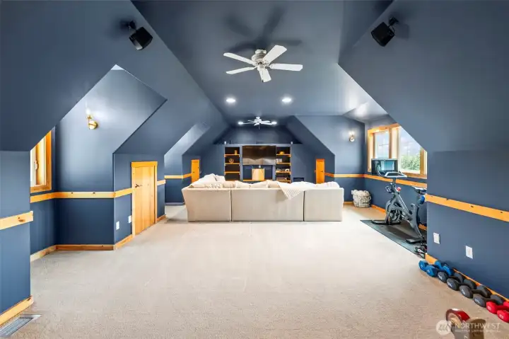 Huge bonus room!