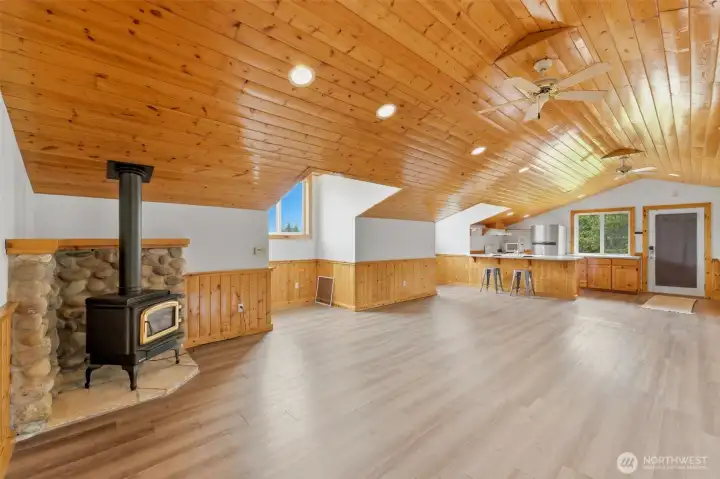 Garage apartment has full kitchen and mountain views!