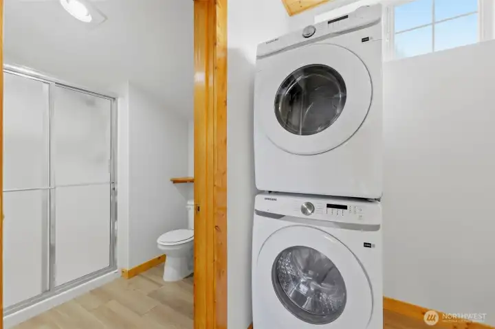 Garage apartment 3/4 bath and laundry