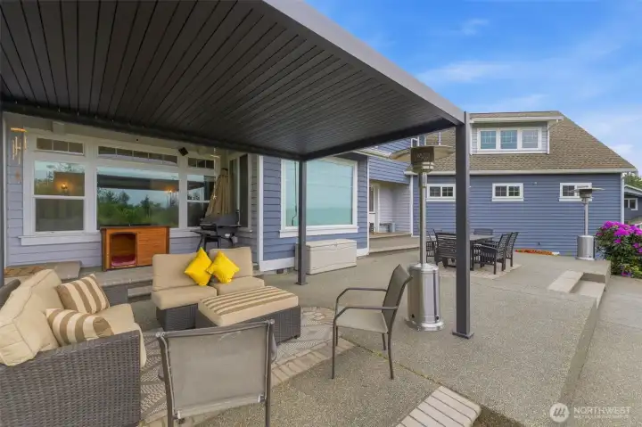 Huge back patio with covered pergola