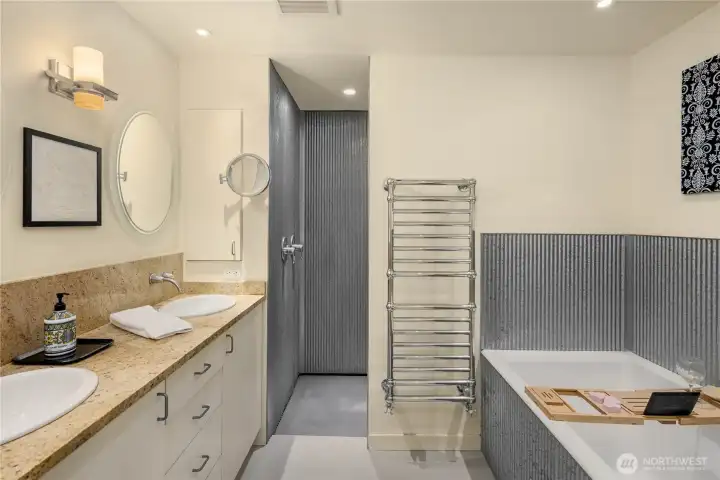 Primary bath