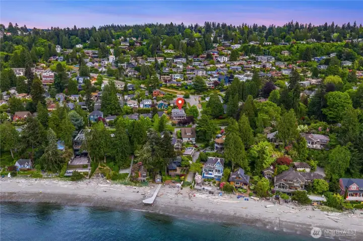 House location on Fauntleroy..minutes walk from the beach
