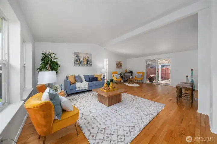 Light and bright floor plan, real hardwoods throughout. Freshly painted and updated