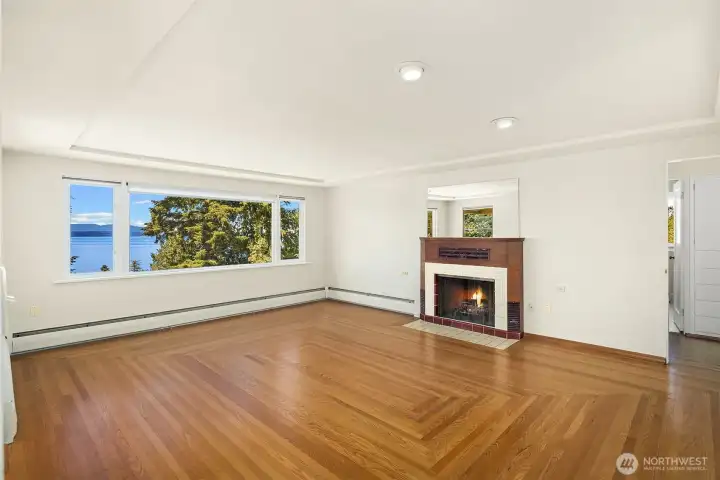 Beautiful views from the living room Beautiful views from the living room