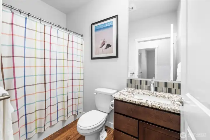 Full bathroom Full bathroom