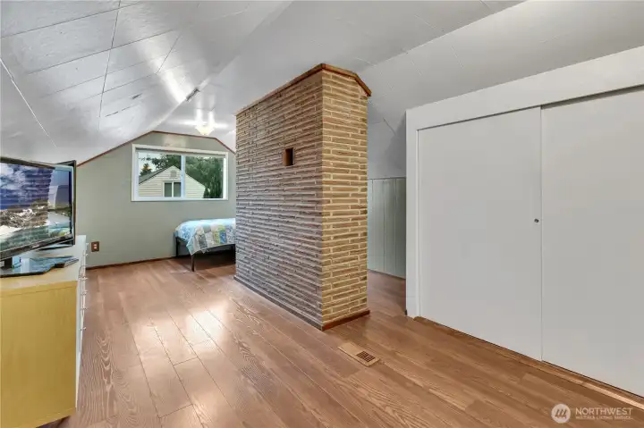 Cozy architecture gives this room unforgettable charm. Cozy architecture gives this room unforgettable charm.