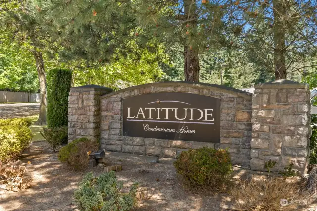 Latitude Condominums is easy care living. HOA dues cover, water, sewer, garbage, road and common area maintenance. Commute location is MINUTES to I-5, Hwy 99-Military Road, Hwy 167 or Hwy 509. You are super close to all amenities Federal way has to offer. Shopping, Medical, Automotive repair, Commons Mall, Taget, Costco, schools and more.