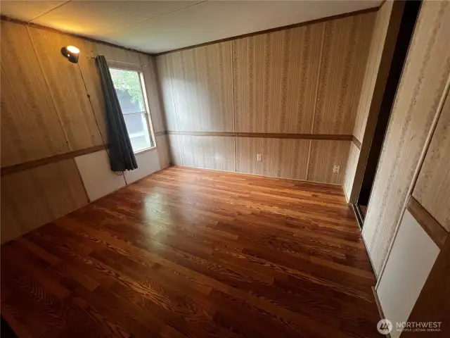 2nd bedroom