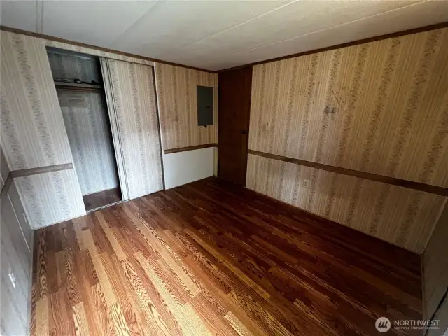 2nd bedroom