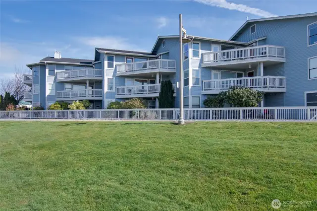 shows the back decks