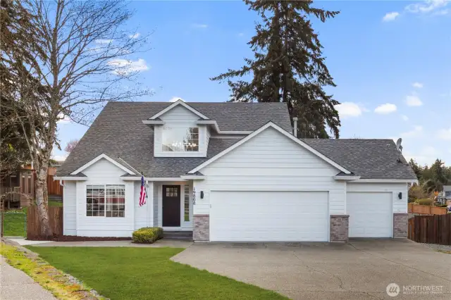 Welcome to this beautifully updated home in Bonney Lake!
