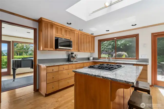 Spacious granite countertops