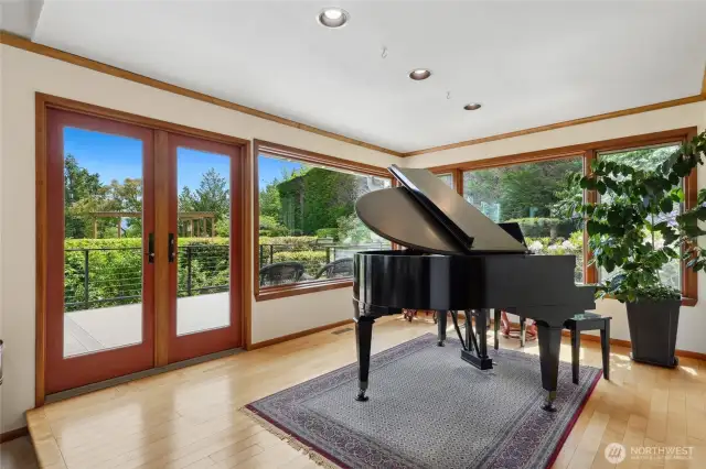 The dining room takes advantage of the view and gardens