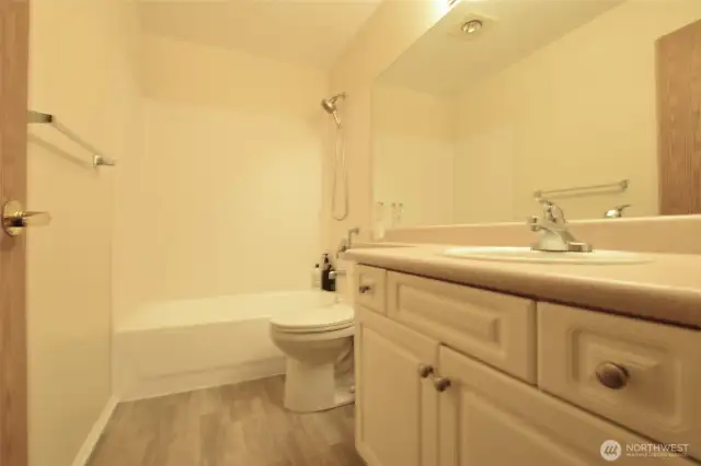 2nd Bathroom