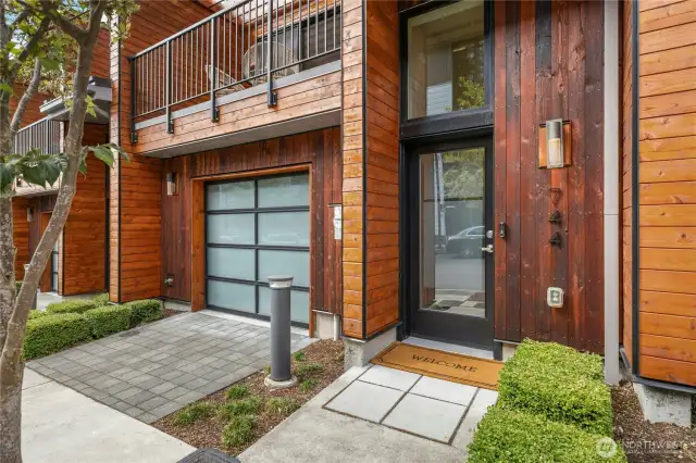 There is easy access to Hanami Lane off of Cave Ave or Ferncliff Ave plus ample guest parking on Hanami Lane.