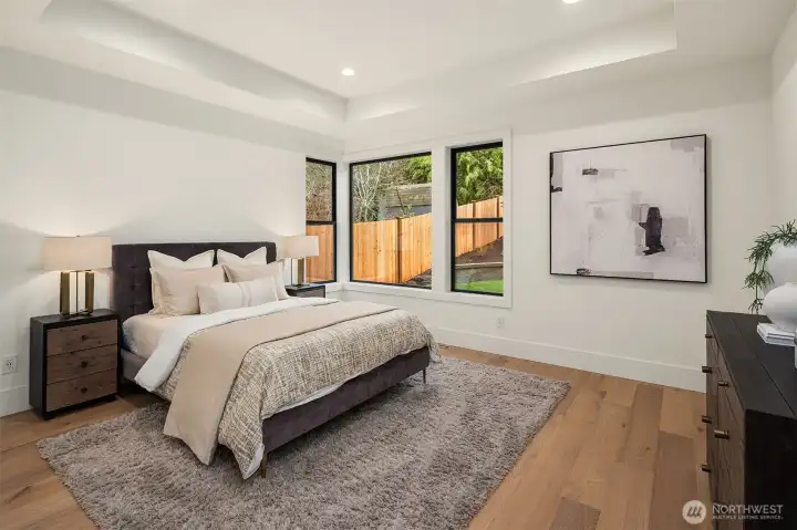 Spacious Main Floor en-suite