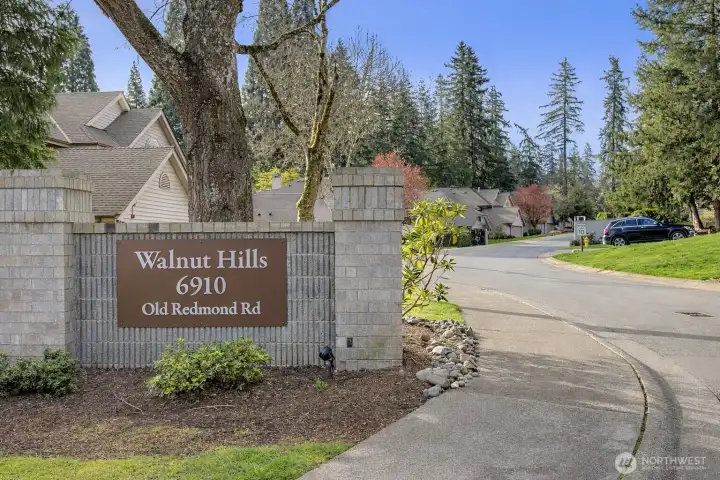 WELCOME to Walnut Hills. A peaceful townhome community surrounded by nature, yet simply MINUTES to the Microsoft campus, Google, Meta... DT Redmond, Kirkland and Bellevue too! The central location of this community makes this the most desirable location for those wanting/needing a close in location, but the feel of nature and open spaces too! Minutes to 3 major cities, 520 E/W, 405 N/S and TOP rated/award winning Lake Washington schools. Lake Washington or Lake Sammamish? Both are minutes away and surrounded by parks and miles and miles of trails for walking, running or biking fun all year long! This location has it all, and this home...is the one you have been waiting for!  STRONG HOA, dues include; yard and common area maintenance, garbage + earthquake insurance too.  Walnut Hills is a wonderful neighborhood to call...home!