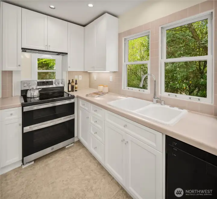 Sunny and bright kitchen