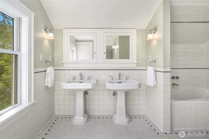 Upper Floor Primary Suite Bathroom