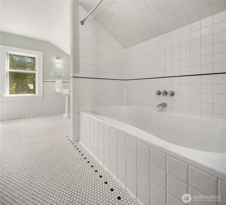 Upper Floor Primary Suite Bathroom