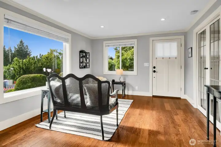 Front Door, Great Window ! Front Door, Great Window !