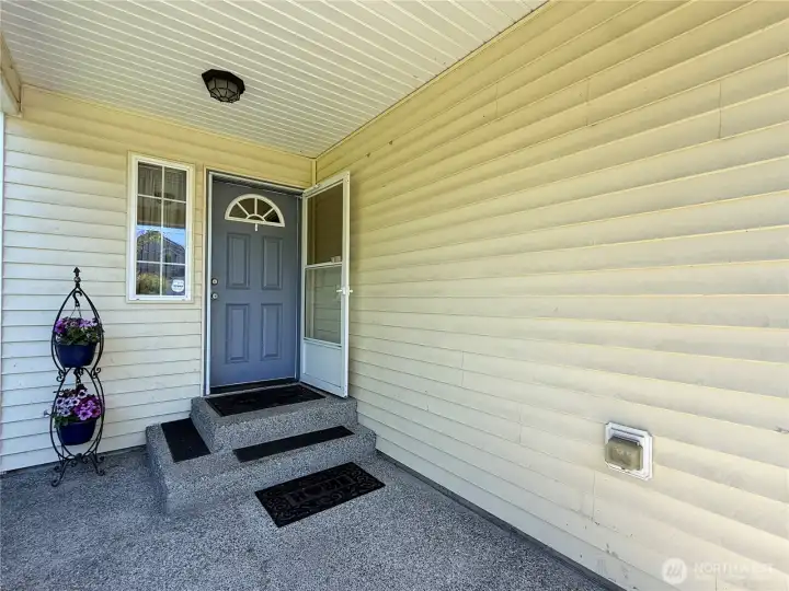 Welcoming covered porch!