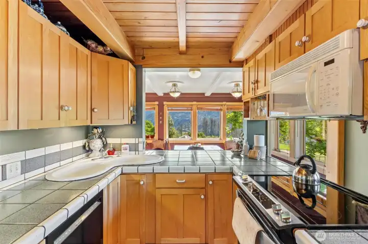 galley Kitchen with an open concept. galley Kitchen with an open concept.
