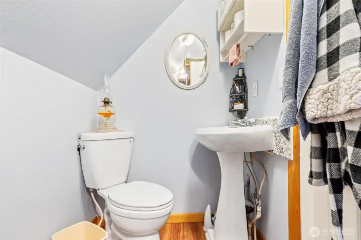 Upper bathroom Upper bathroom