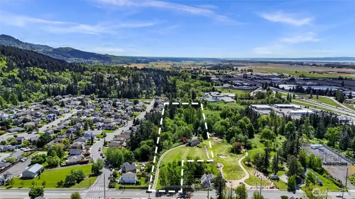 5 acres of in-city living!