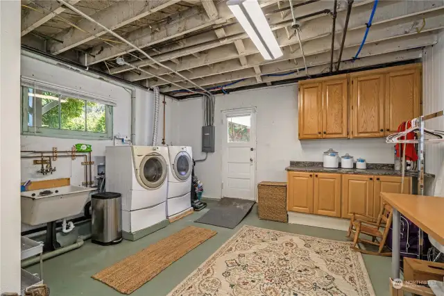 Spacious laundry and flex space for projects and fun
