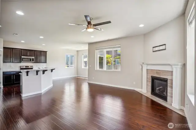 Spacious open concept living/kitchen/dining area