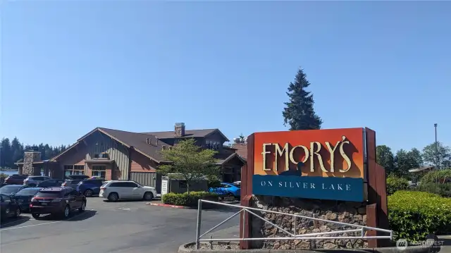 There are lots of restaurants, grocery stores, retail, and outdoor entertainment a quick few minutes away.