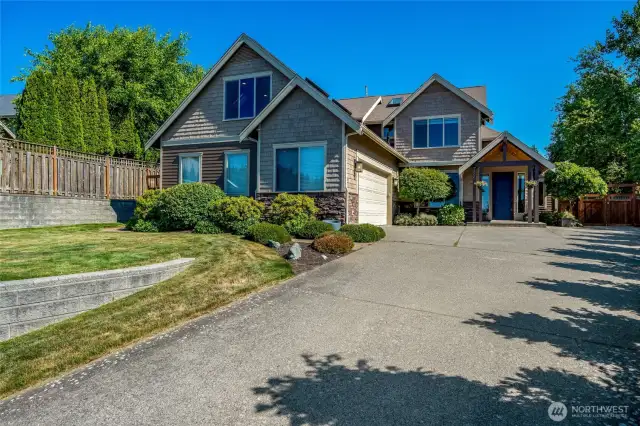 Welcome to 2305 Kenneth Court in Ferndale! This home is set well off the street on a quiet cul de sac.
