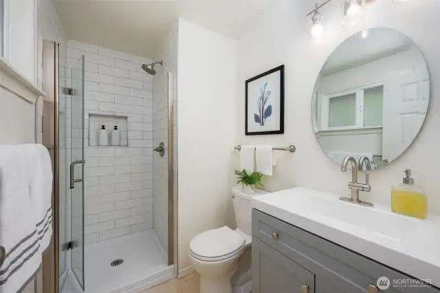 Upgraded en suite bath off of primary bedroom