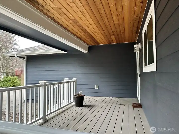 Nice, covered entry deck
