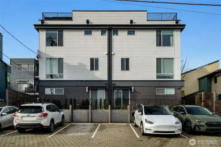 Parking is right of the Suburu