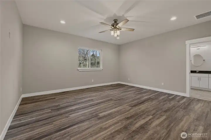 Primary suite (opposite the other bedrooms)