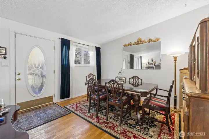 Here is another view of the dining room off the entry~