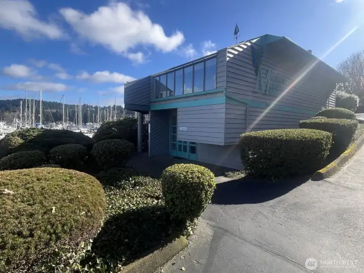 Murphy’s Landing Marina clubhouse in downtown Gig Harbor featuring kitchen, laundry facilities, showers, and harbor-view deck.