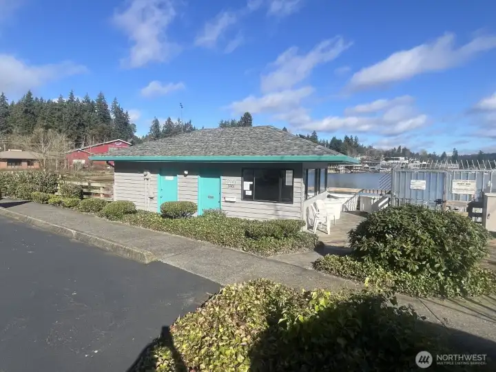 On-site marina management office at Murphy’s Landing Marina serving slip owners and guests in downtown Gig Harbor. Includes restroom and coined laundry for tenants and guests.