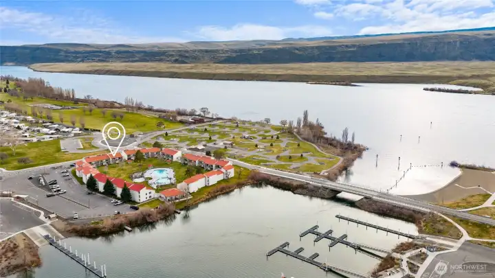 Easy access to the water activities!