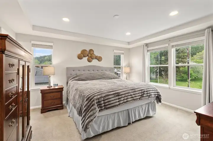 Upstairs spacious primary suite