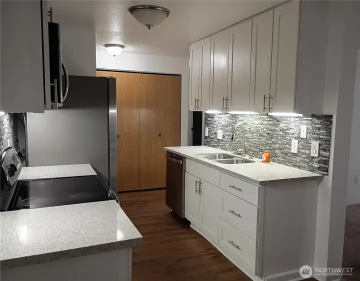 Kitchen with Quartz countertops and undermount 2 basin sink