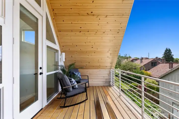 Spacious deck to relax and unwind Spacious deck to relax and unwind