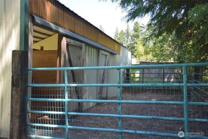 Paddock off of shedrow