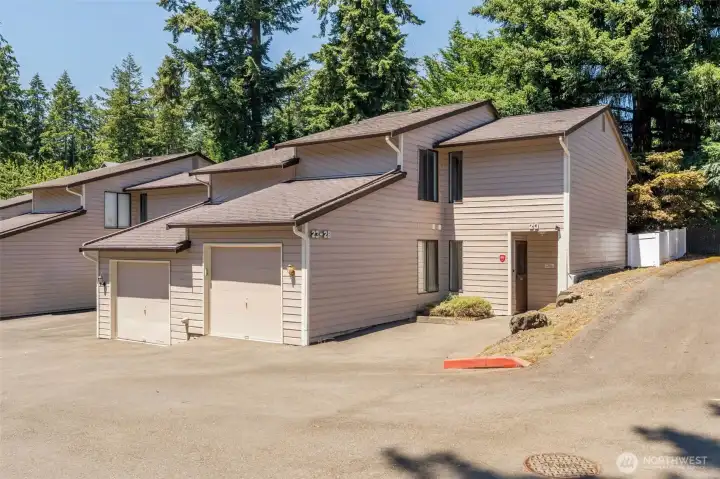 Great end unit with garage and dedicated parking spot in front Great end unit with garage and dedicated parking spot in front